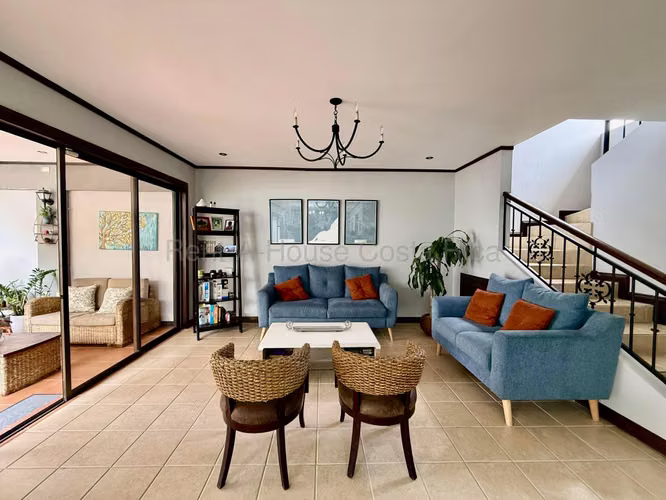 VENTA Casa en Curridabat Ayarco Este – Confort, Seguridad y ubicación - Imagen 2