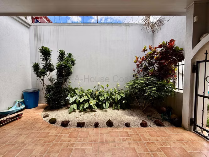 VENTA Casa en Curridabat Ayarco Este – Confort, Seguridad y ubicación - Imagen 18