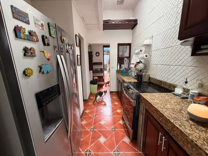 Se vende casa amplia y funcional en Ciruelas de Alajuela - Imagen 3