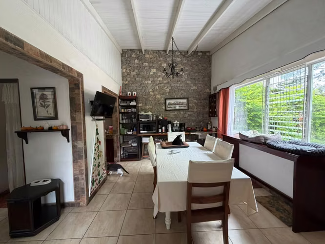 Se vende casa amplia y funcional en Ciruelas de Alajuela - Imagen 2