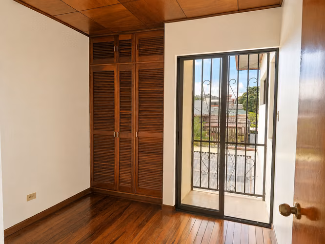 ALQUILER | CASA CURRIDABAT | PLAZA DEL SOL | 3 HAB. | $1.500 - Imagen 3