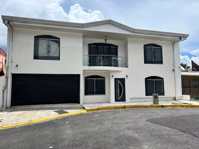 Alquila apartamento amueblado en González Lahmann, San José (AD)