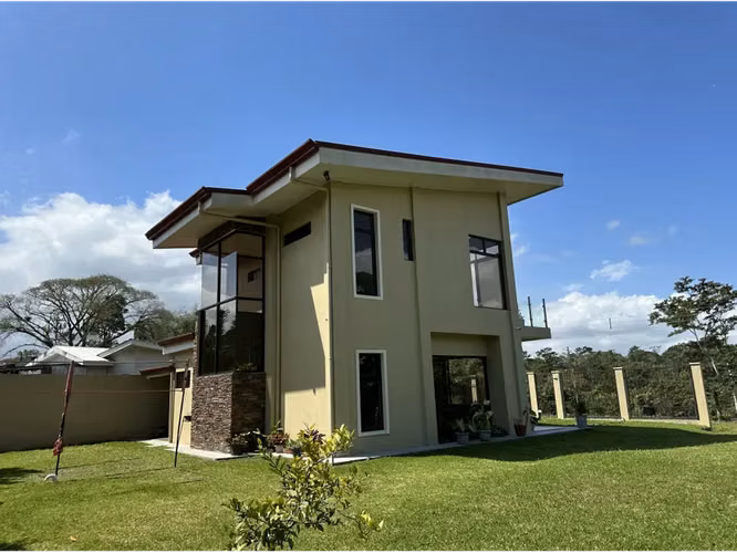 Exclusiva Casa en La Abundancia, San Carlos