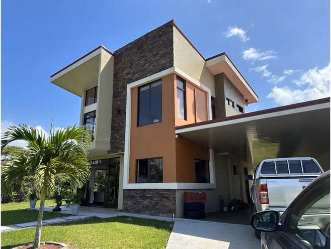 Exclusiva Casa en La Abundancia, San Carlos