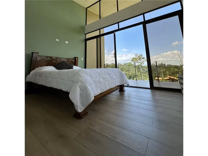 Exclusiva Casa en La Abundancia, San Carlos