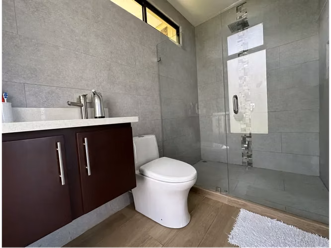 Exclusiva Casa en La Abundancia, San Carlos