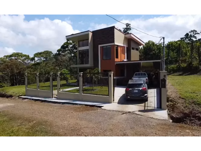 Exclusiva Casa en La Abundancia, San Carlos