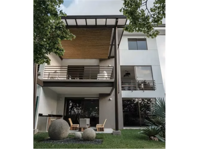 Modern Condominiums in Brasil de Mora, Santa Ana