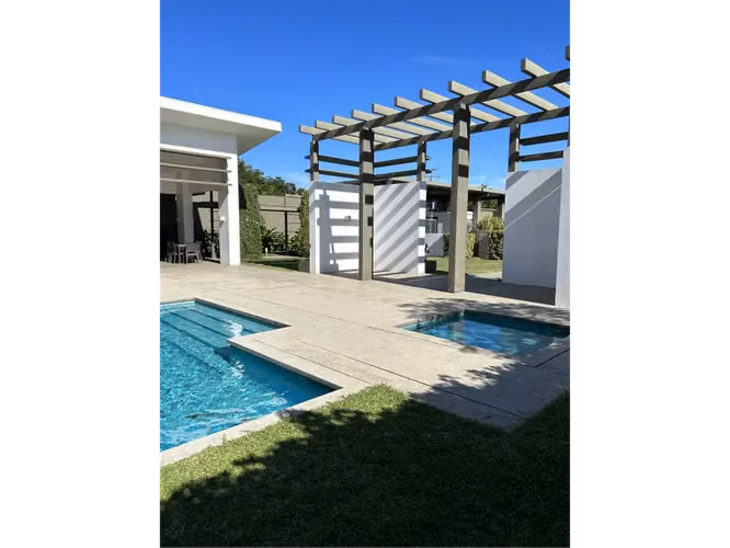 Residencia en Venta o Alquiler en Lindora, Santa Ana