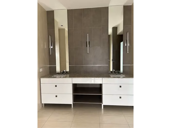 Residencia en Venta o Alquiler en Lindora, Santa Ana