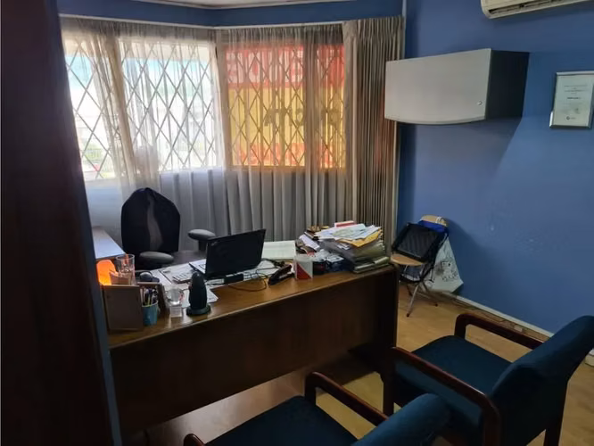 Casa para uso comercial o residencial - Imagen 3