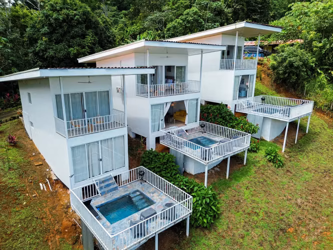 Villas Modernas con Vista al Mar en Playa Pita, Tres Villas Privadas con Configuraciones de Una y Dos Habitaciones