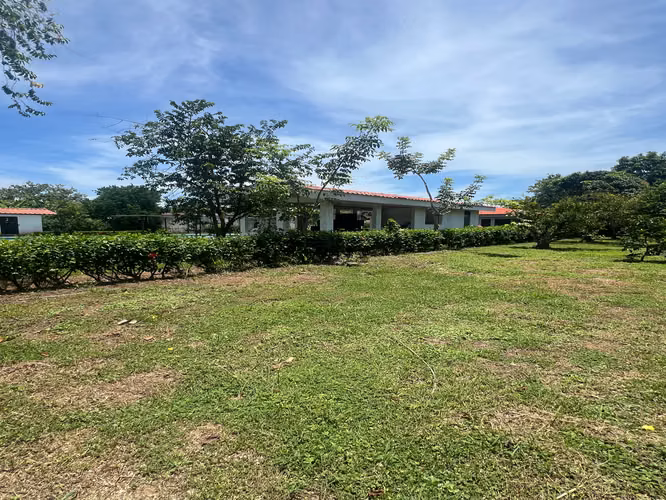 Lote de 5.027 m² en Los Ángeles de Parrita | 131 metros de frente y gran potencial