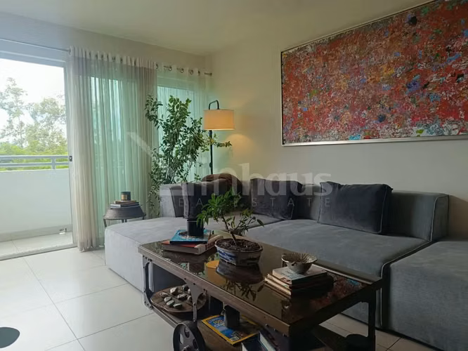 Venta de apartamento esquinero en torre en zona Cariari
