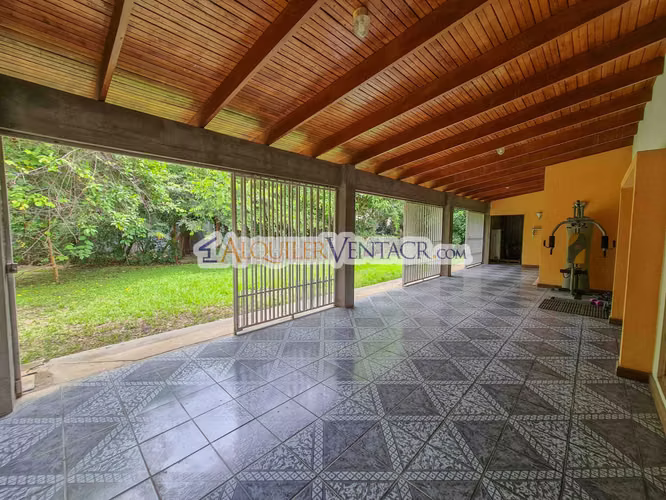 Propiedad con uso suelo mixto / un nivel de 463 m2 / 1.100 m2 lote x Distrito 4 Guachipelín Escazú - Imagen 10