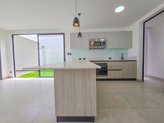 Para estrenar! Alquiler de casa en Condominio Lindora Village – Santa Ana - Imagen 7