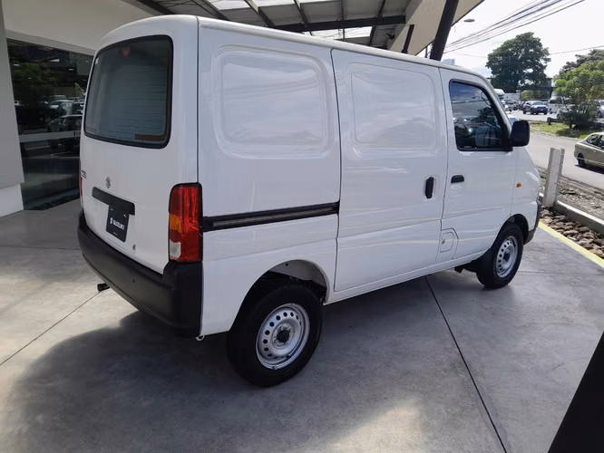 Buscas una panel confiable, espaciosa y de bajo consumo Suzuki EECO es ideal