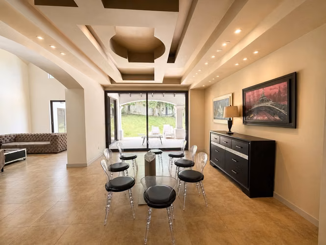 Espectacular casa en alquiler en Condominio Villa Real - Imagen 9