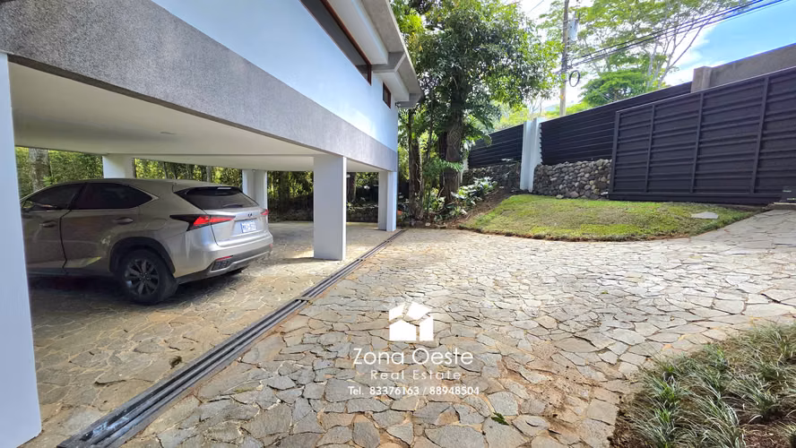 OPORTUNIDAD! Venta exclusiva casa en terreno de 2000m2, Jaboncillos Escazú - Imagen 3