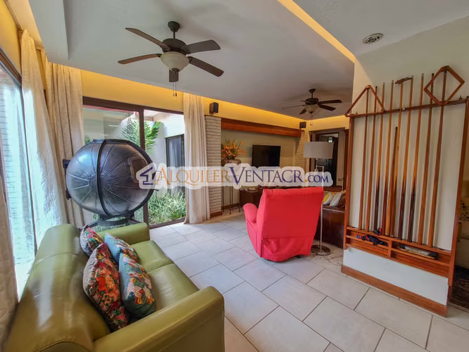 CASA DE UN NIVEL CON USO DE SUELO MIXTO EN SAN RAFAEL ESCAZU / SOBRE CALLE PRINCIPAL - Imagen 16