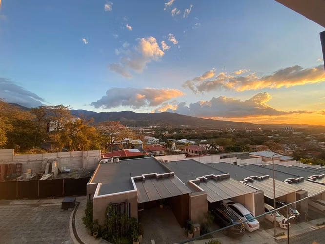 CASA DE LUJO EN VENTA O ALQUILER – SANTA ANA BOULEVARD, POZOS DE SANTA ANA - Imagen 5