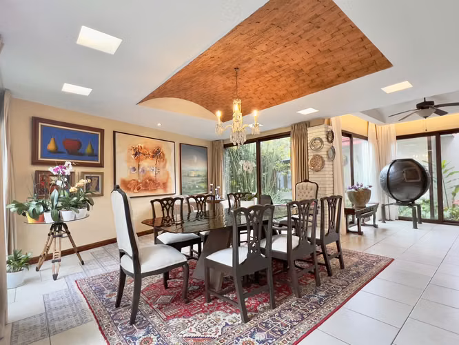 Escazu - Residencial o Comercial - Céntrico - Perfecto para Restaurante - Imagen 7