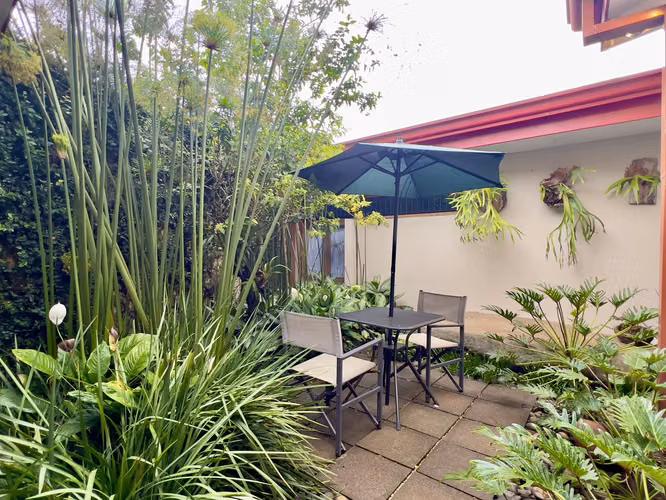 Escazu - Residencial o Comercial - Céntrico - Perfecto para Restaurante - Imagen 3