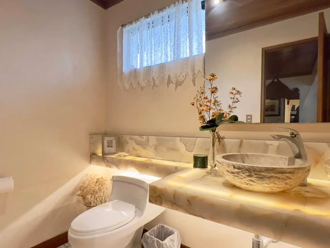 Escazu - Residencial o Comercial - Céntrico - Perfecto para Restaurante - Imagen 12