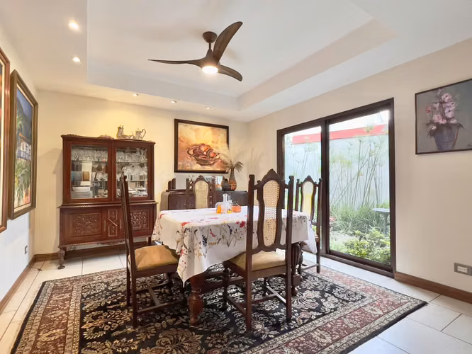 Escazu - Residencial o Comercial - Céntrico - Perfecto para Restaurante - Imagen 5