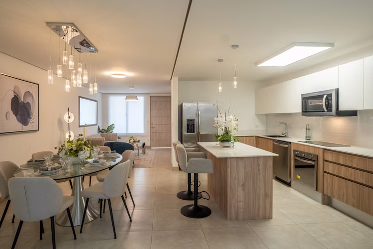 Venta de casa nueva en condominio con amenidades de lujo