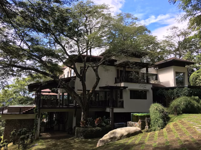 VENTA DE CASA EN CONDOMINIO EN POZOS, SANTA ANA