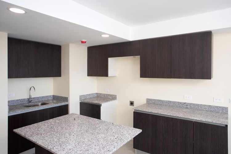 Alquiler de Apartamento de 2 habitaciones en Torre Los Yoses - Imagen 3