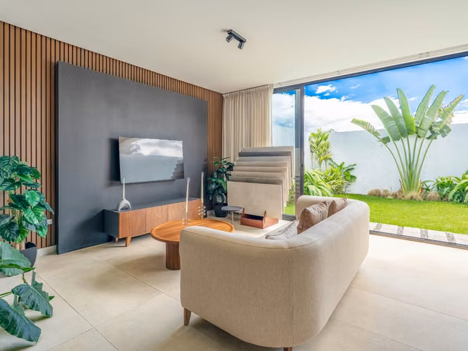 VENTA DE CASA EN CONDOMINIO EN ESCAZÚ PARA ENTREGA INMEDIATA - Imagen 2