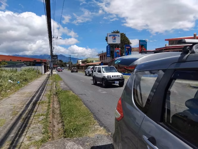 Venta de Lote plano a calle principal - Imagen 4