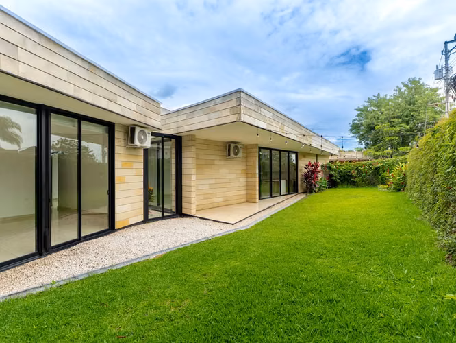 VENTA DE CASA EN VALLE DEL SOL DE UN NIVEL