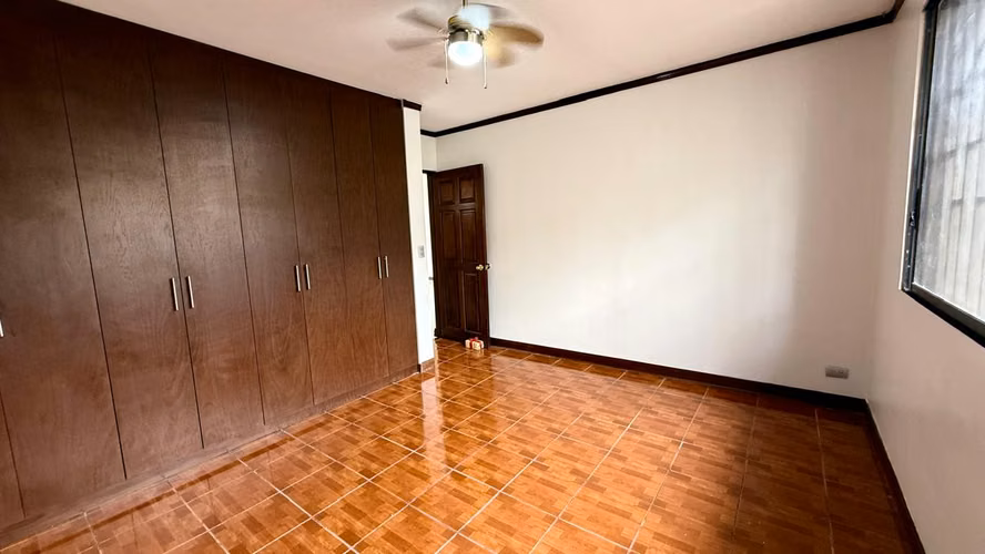 Venta de Casa en Ciudad Cariari, Belén | Amplio Jardín | Oficina | Excelente Ubicación - Imagen 13