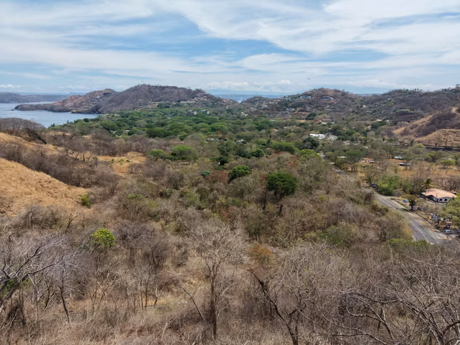 Lote con Vista al Mar Ideal para un Desarrollo de 6 Unidades en Playa Hermosa - Imagen 12