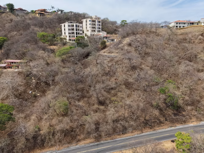 Lote con Vista al Mar Ideal para un Desarrollo de 6 Unidades en Playa Hermosa - Imagen 9