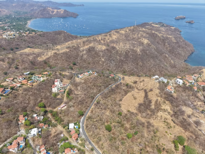 Lote con Vista al Mar Ideal para un Desarrollo de 6 Unidades en Playa Hermosa - Imagen 5