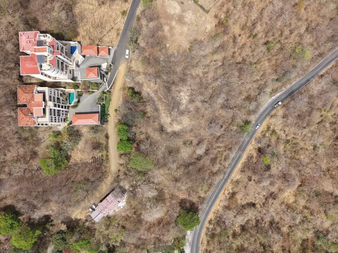 Lote con Vista al Mar Ideal para un Desarrollo de 6 Unidades en Playa Hermosa - Imagen 3