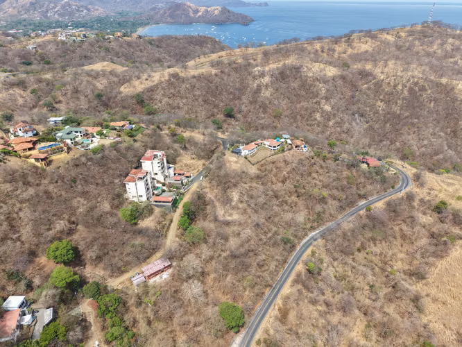 Lote con Vista al Mar Ideal para un Desarrollo de 6 Unidades en Playa Hermosa - Imagen 6