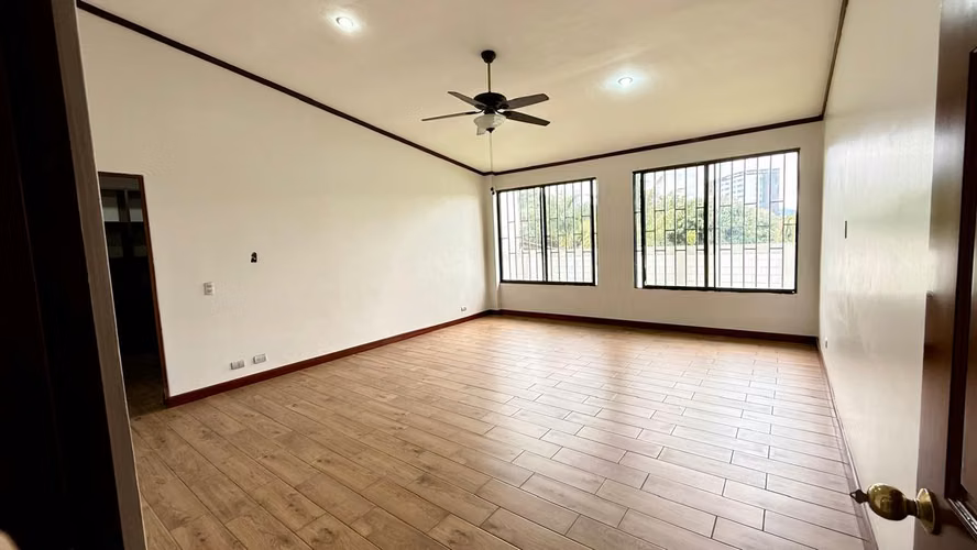 Casa en Alquiler Heredia Ciudad Cariari, Belén | 3 Habitaciones | Oficina | Amplio Jardín - Imagen 13