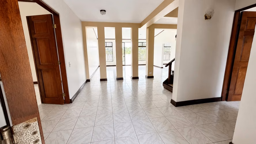 Casa en Alquiler Heredia Ciudad Cariari, Belén | 3 Habitaciones | Oficina | Amplio Jardín - Imagen 5