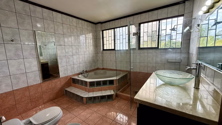 Casa en Alquiler Heredia Ciudad Cariari, Belén | 3 Habitaciones | Oficina | Amplio Jardín - Imagen 16
