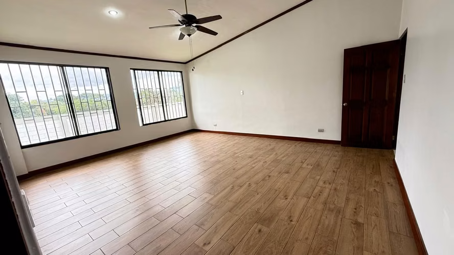 Casa en Alquiler Heredia Ciudad Cariari, Belén | 3 Habitaciones | Oficina | Amplio Jardín - Imagen 14