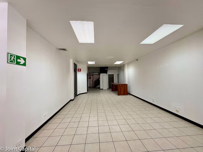 Local Comercial u Oficina en Alquiler en San Rafael de Escazú | 130 m² - Imagen 4