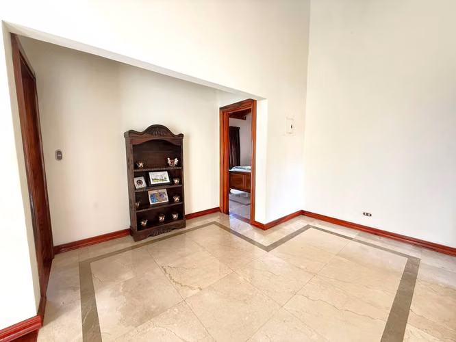 Venta de Casa en Altamonte | Jardín, Jacuzzi y Sauna I terreno: 653 m2 - Imagen 16