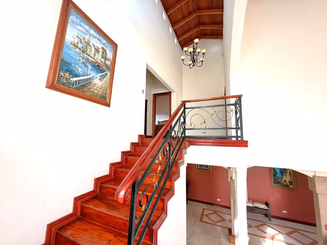 Venta de Casa en Altamonte | Jardín, Jacuzzi y Sauna I terreno: 653 m2 - Imagen 15