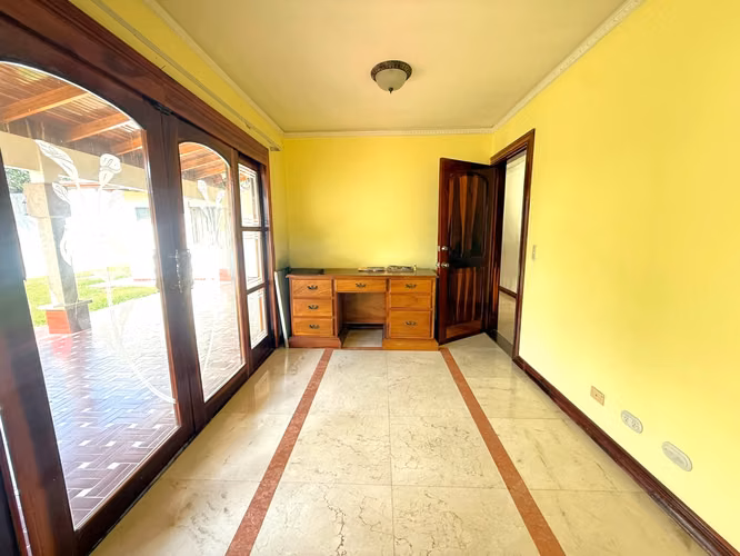 Venta de Casa en Altamonte | Jardín, Jacuzzi y Sauna I terreno: 653 m2 - Imagen 9