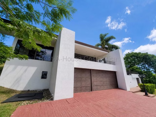  Casa de lujo en venta – Ciudad Colón  EB27-325